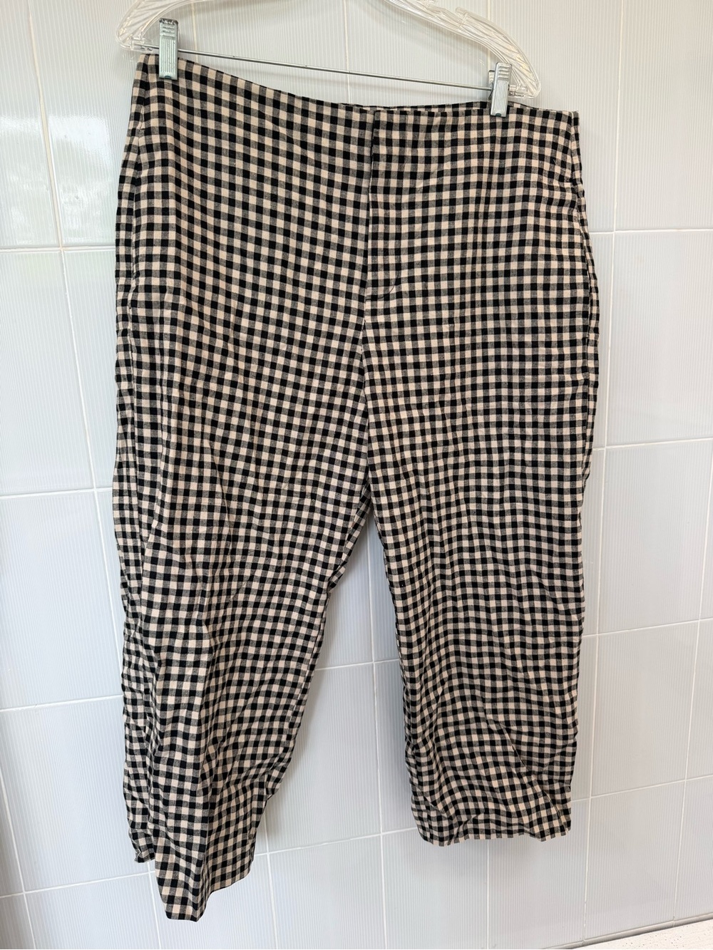 GAP Black & White Gingham Capris
